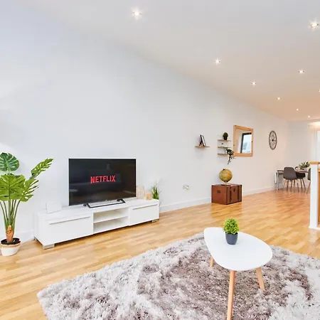 Large Duplex Penthouse - Parking Apartment *