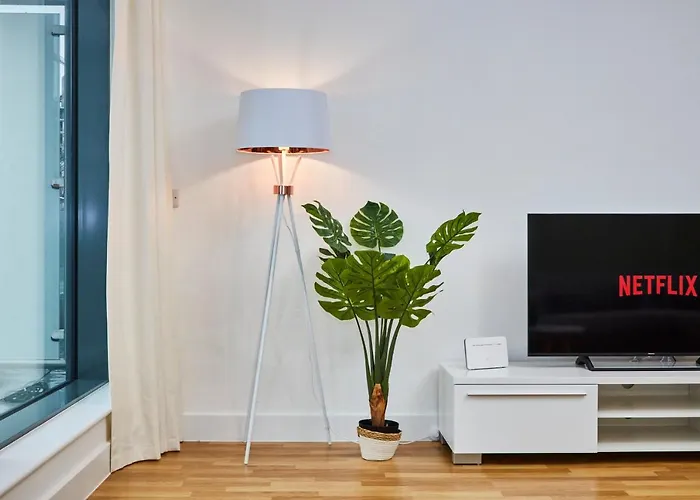 Large Duplex Penthouse - Parking *