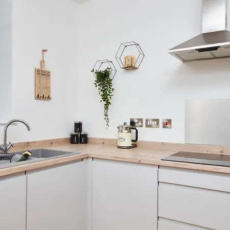 Large Duplex Penthouse - Parking * Leeds (West Yorkshire)