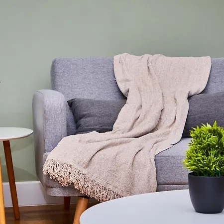 Large Duplex Penthouse - Parking * Leeds (West Yorkshire)