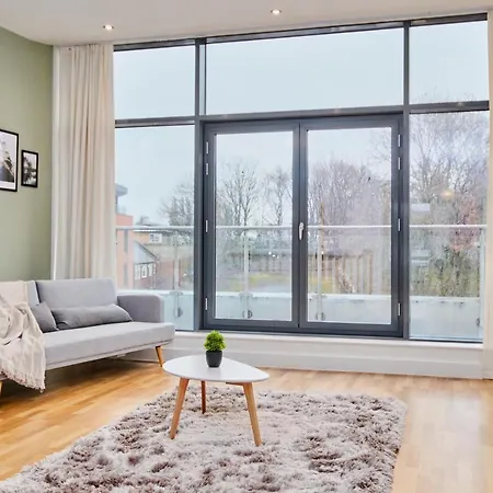Large Duplex Penthouse - Parking * Leeds (West Yorkshire)