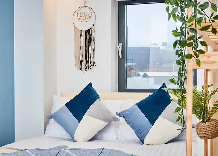 Large Duplex Penthouse - Parking *