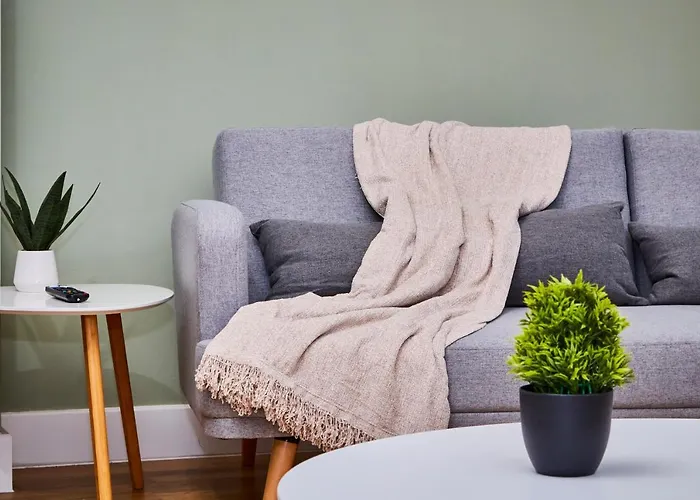 Large Duplex Penthouse - Parking * Leeds (West Yorkshire)